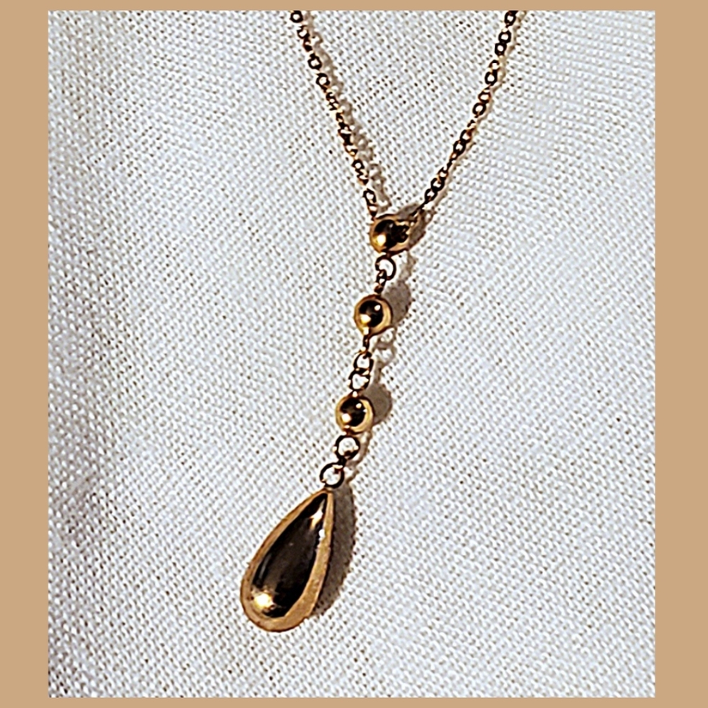 Goldtone Teardrop Pendant Necklace